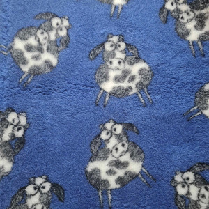 VetBed paklājs - guļvieta suņiem  ar gumijotu pamatni 100x150 cm Blue Cow